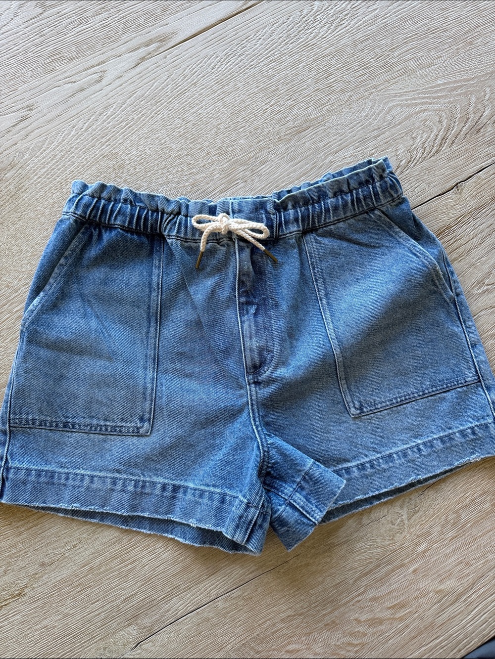 Marea Casual Drawstring Denim Shorts in mill plain wash NWT L